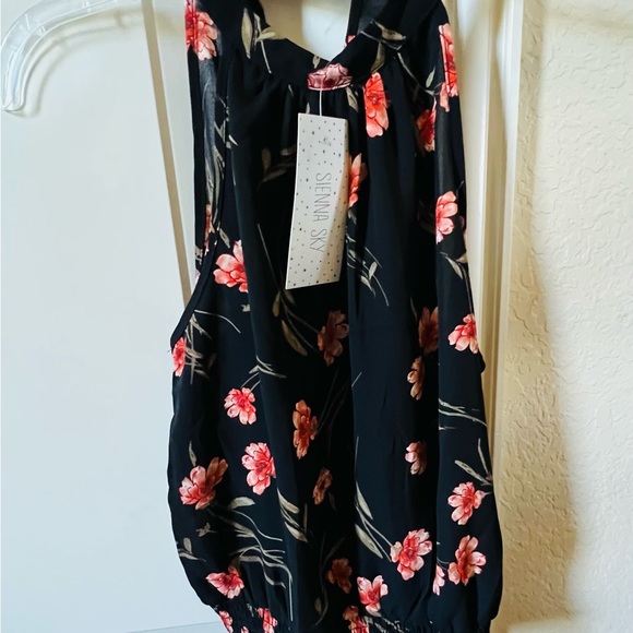 Sienna Sky Top, Small, NWT - Picture 3 of 4